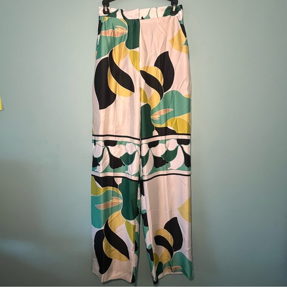 Zara Wide Leg Pattern Pants - Picture 1 of 3